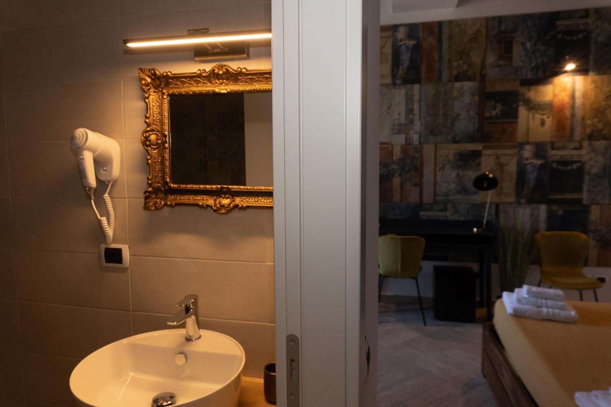 Le Boutique Luxury Rooms Diffused In Historic Center Fiumicino Eksteriør bilde